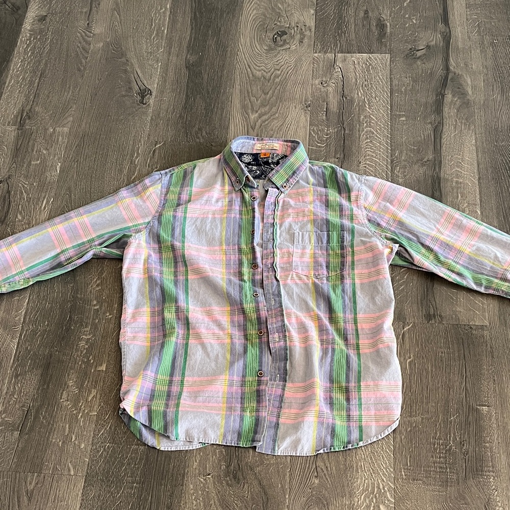 Casual Plaid Button-Down Shirt in Green and Pink